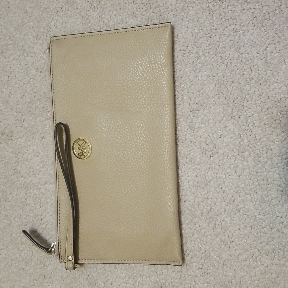 Michael Kors tan wristlet